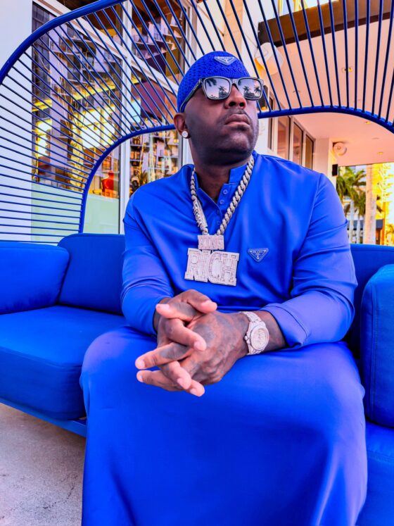 KING P BLUE FULL LENGTH - Image 4